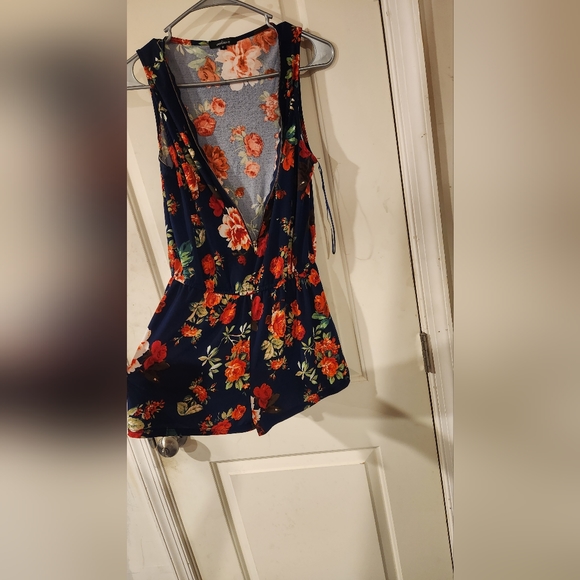 Romper - Picture 1 of 4
